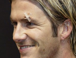 Lire la suite à propos de l’article David Beckham, entre disputes, chaussure dans la tronche et serre-tête.