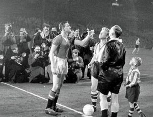 Lire la suite à propos de l’article ON THIS DAY : Le premier match depuis le drame de Munich