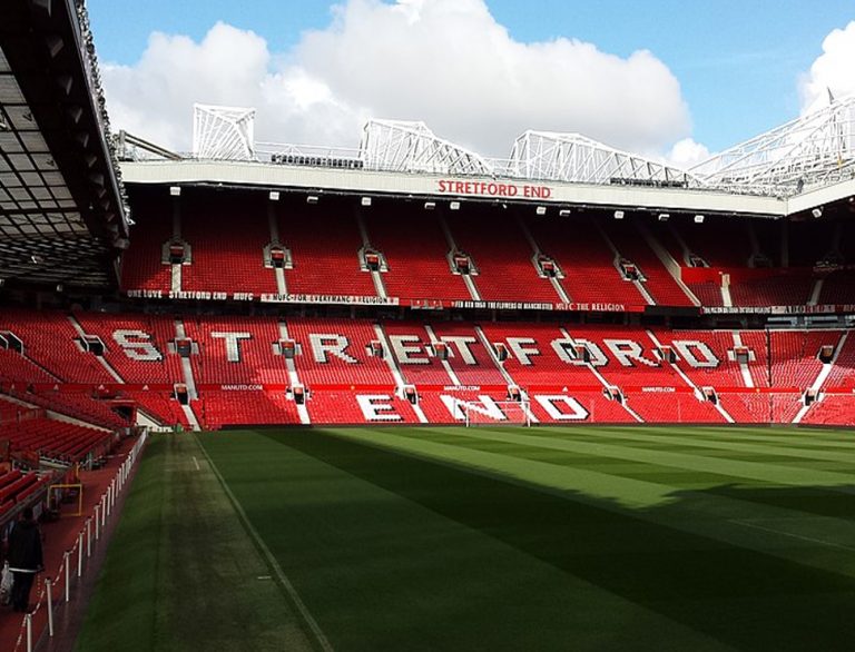 Lire la suite à propos de l’article Old Trafford, le Théâtre des Rêves au fil de l&rsquo;histoire